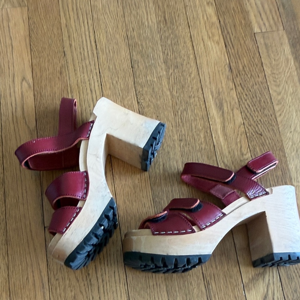 Swedish Hasbeens Burgundy/Red Leather Velcra Clogs Sandals - Picture 3 of 9